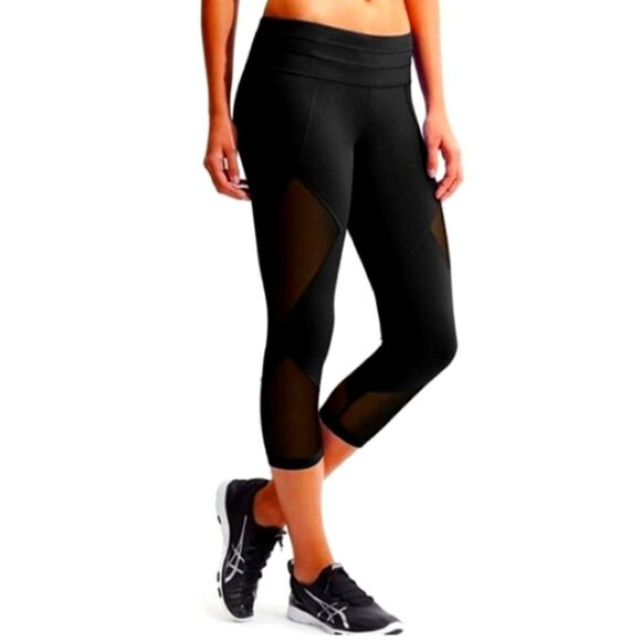 Athleta Black Mesh Sonar Compression Capri Running/Workout leggings M - Picture 1 of 11